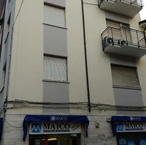 In Centro Storico, Vicino Stazione E Al Mare