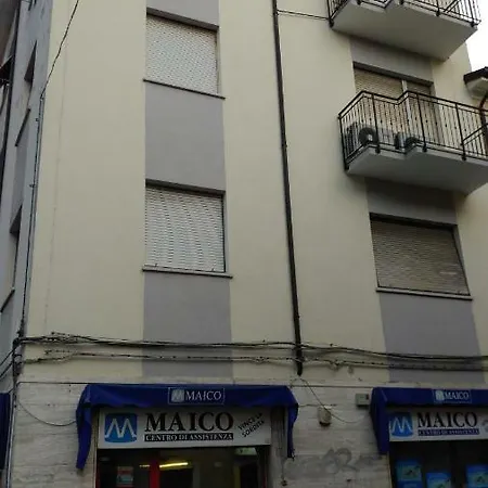 In Centro Storico, Vicino Stazione E Al Mare